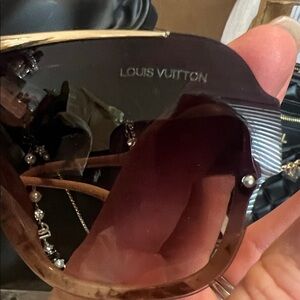 Elegant Gold and Brown Sunglasses